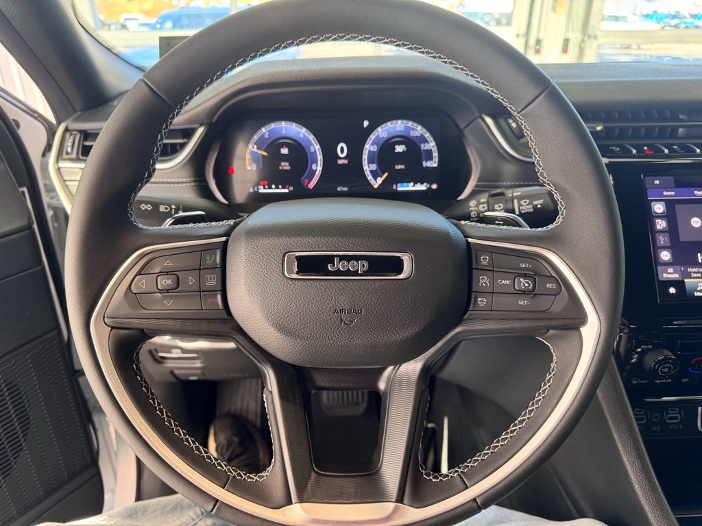 2025 Jeep Grand Cherokee Laredo