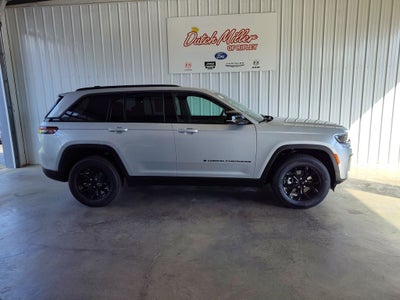 2026 Jeep Grand Cherokee Laredo Altitude