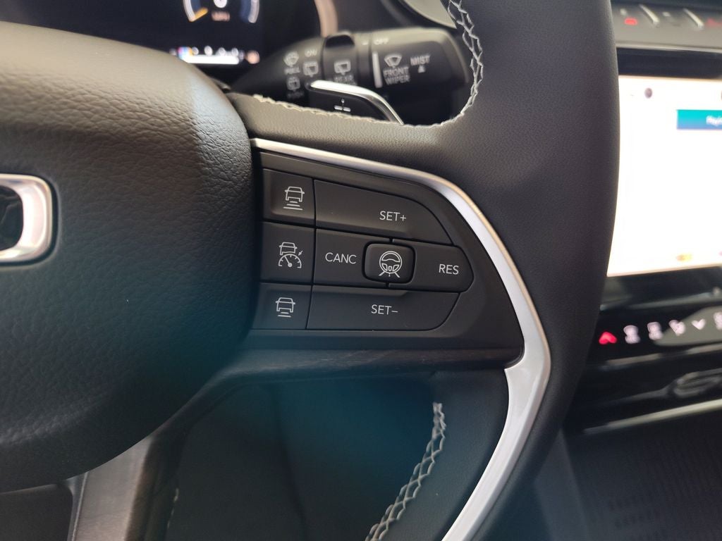 2026 Jeep Grand Cherokee Laredo Altitude