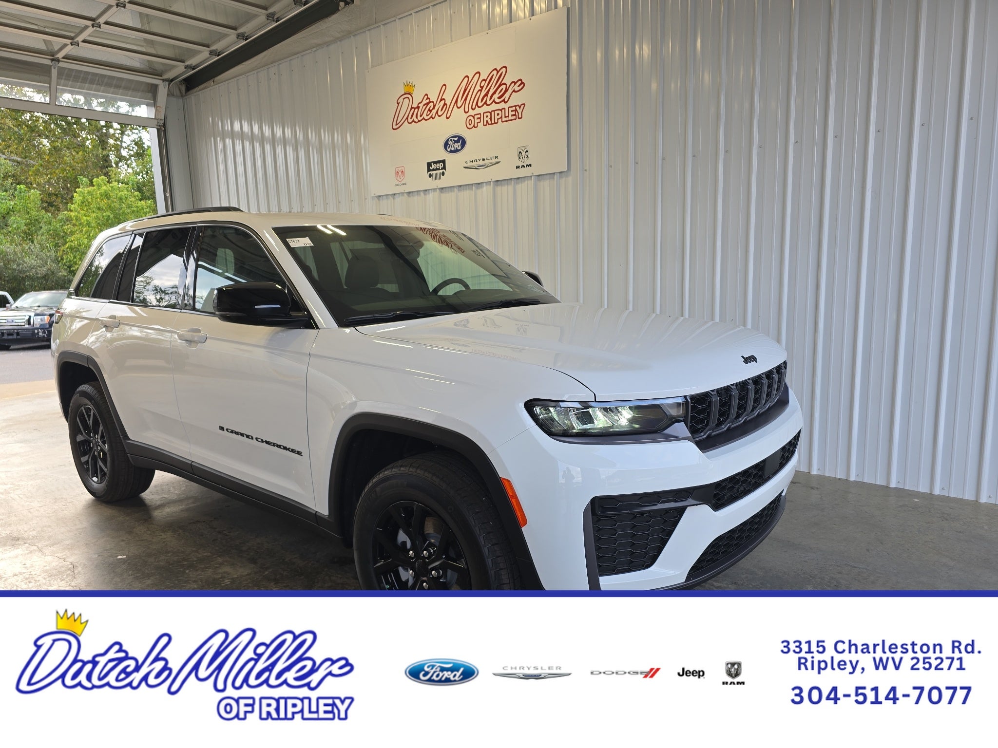 2026 Jeep Grand Cherokee Laredo Altitude