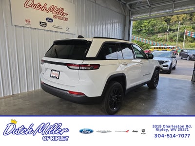 2026 Jeep Grand Cherokee Laredo Altitude