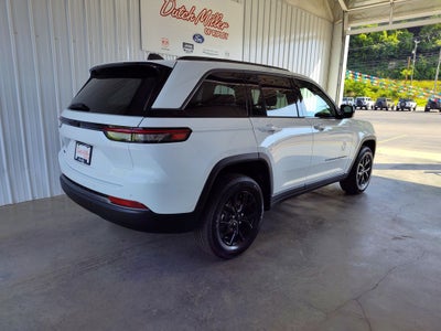 2026 Jeep Grand Cherokee Laredo Altitude