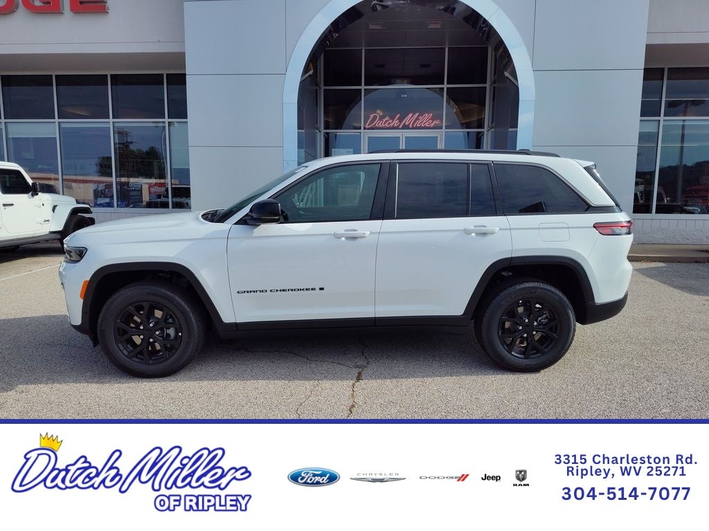 2026 Jeep Grand Cherokee Laredo Altitude
