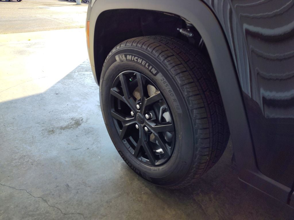 2026 Jeep Grand Cherokee Laredo Altitude