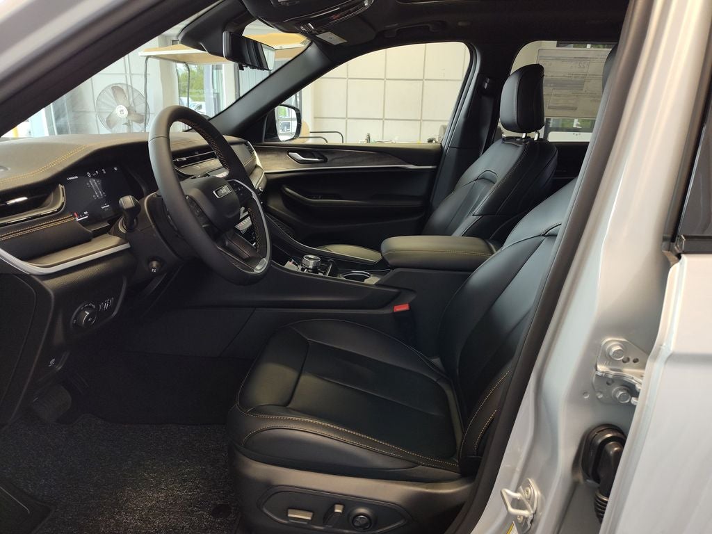 2026 Jeep Grand Cherokee 85th Anniversary Edition