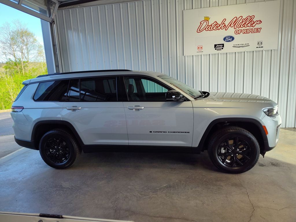 2026 Jeep Grand Cherokee L Laredo Altitude