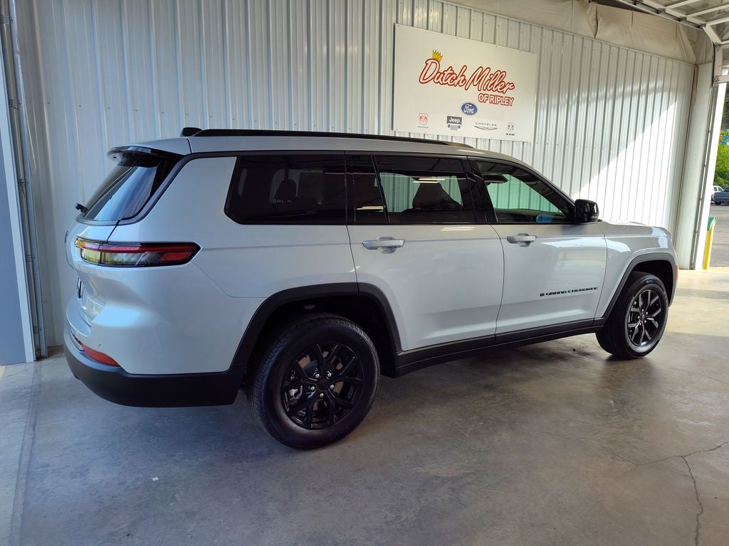 2026 Jeep Grand Cherokee L Laredo Altitude