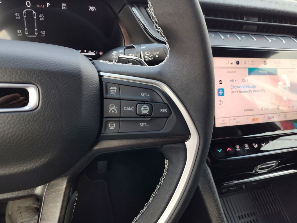 2026 Jeep Grand Cherokee L Laredo Altitude