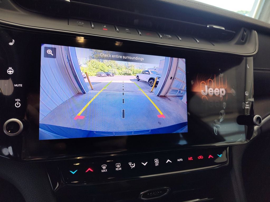 2026 Jeep Grand Cherokee L Laredo Altitude