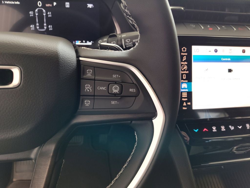 2026 Jeep Grand Cherokee L Laredo Altitude