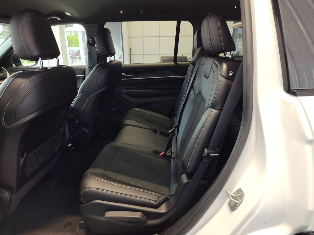 2026 Jeep Grand Cherokee L Laredo Altitude