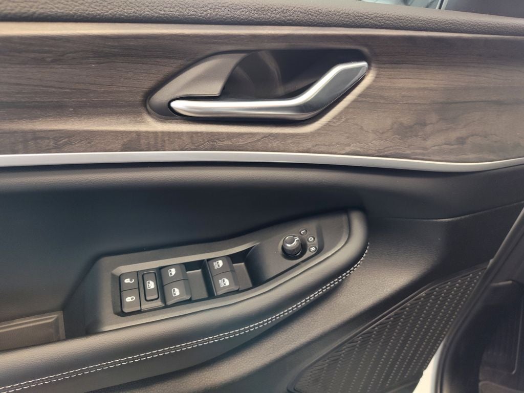 2026 Jeep Grand Cherokee L Laredo Altitude