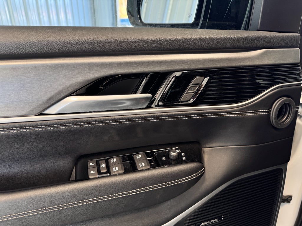 2025 Jeep Wagoneer Series II Carbide