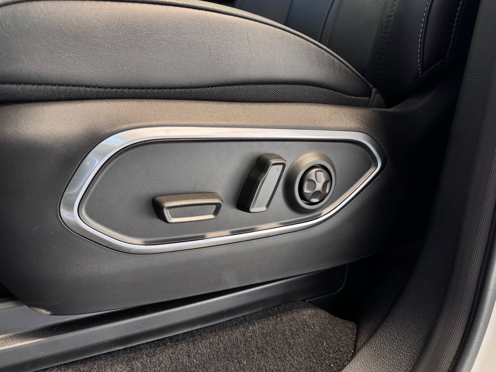 2025 Jeep Wagoneer Series II Carbide