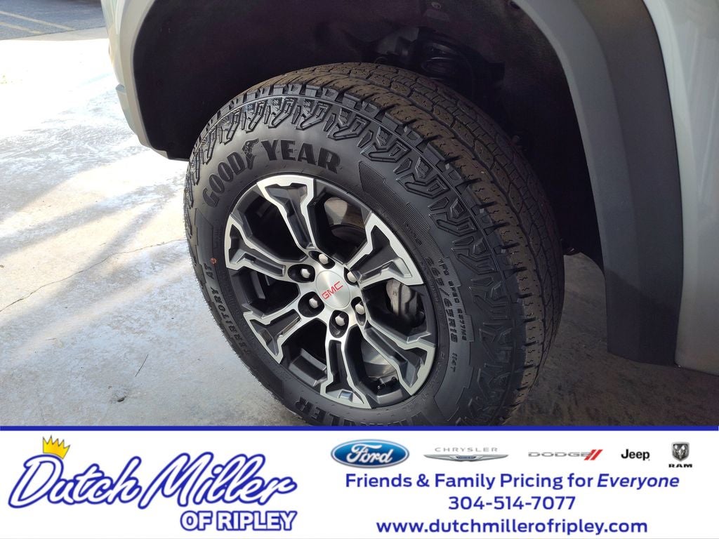 2024 GMC Canyon 4WD AT4