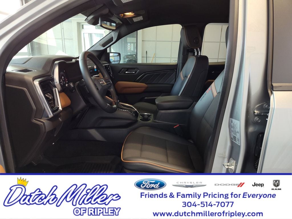 2024 GMC Canyon 4WD AT4