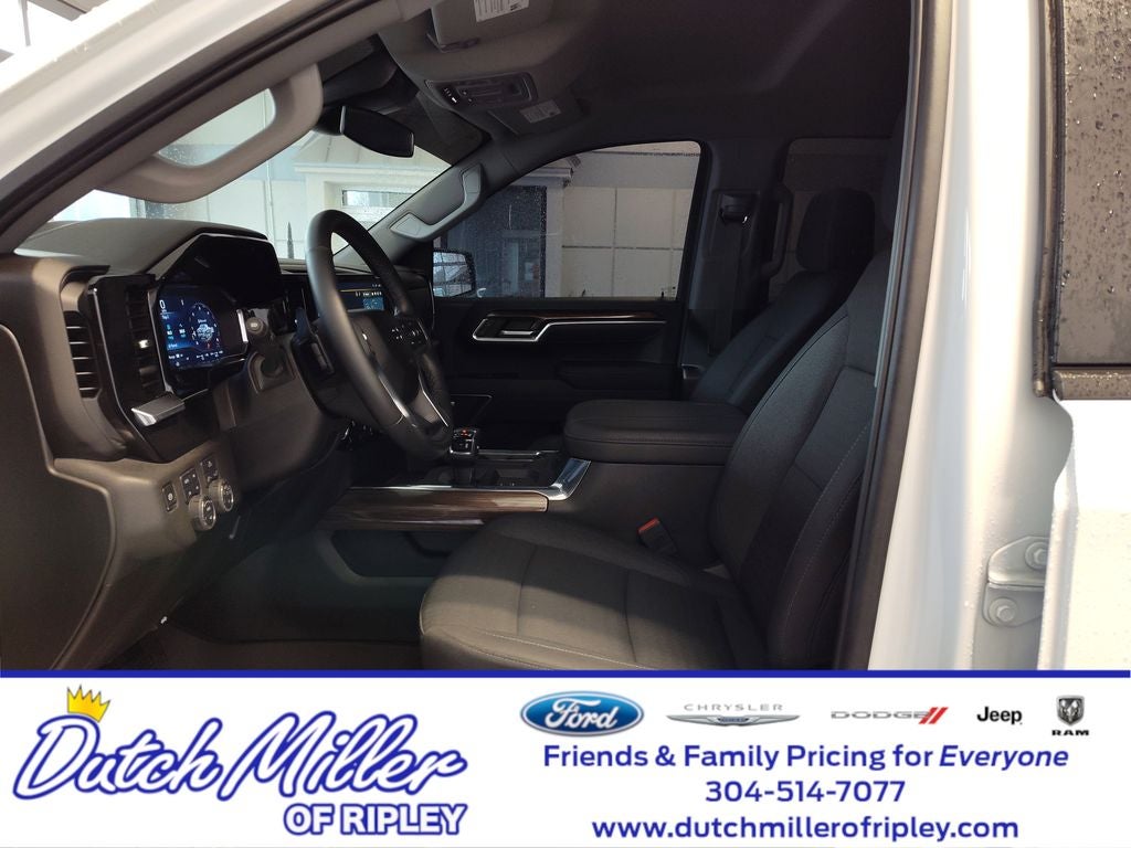 2025 Chevrolet Silverado RST