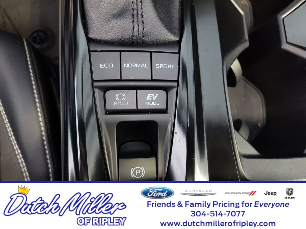 2025 Toyota Camry Hybrid SE