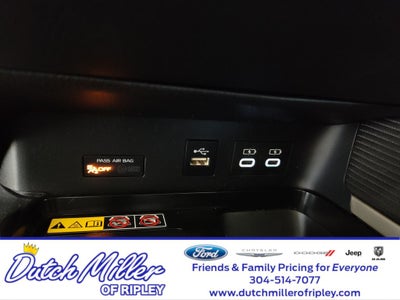 2025 Toyota Camry Hybrid SE