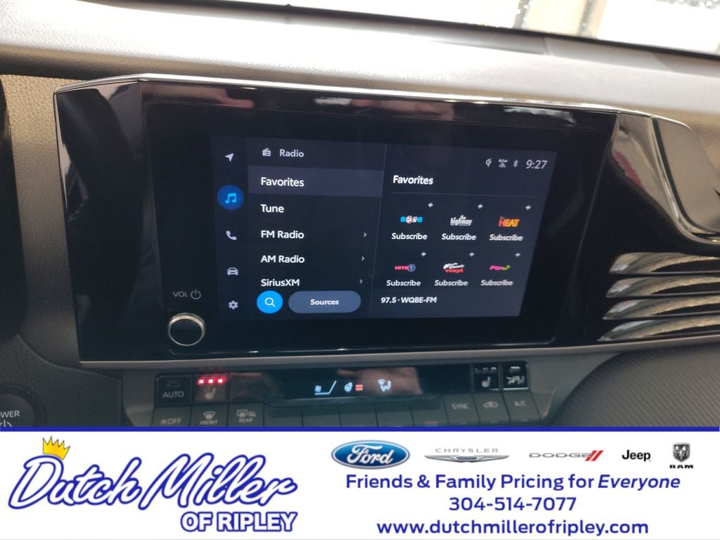 2025 Toyota Camry Hybrid SE