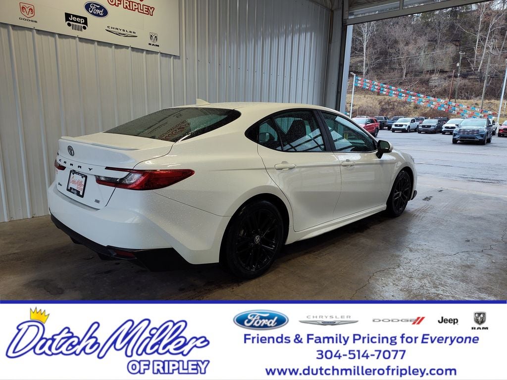 2025 Toyota Camry Hybrid SE