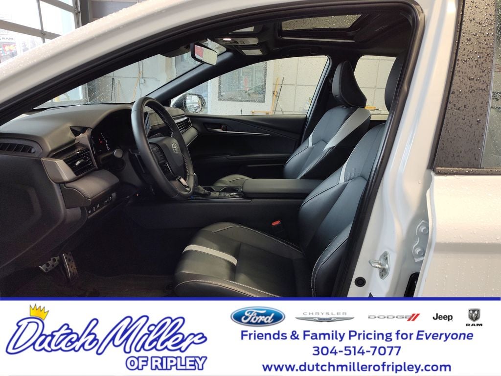 2025 Toyota Camry Hybrid SE