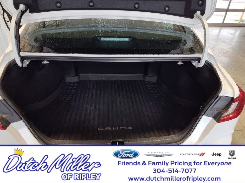 2025 Toyota Camry Hybrid SE