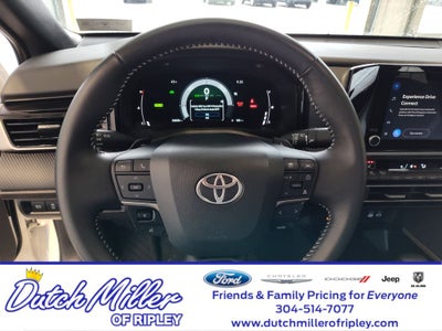 2025 Toyota Camry Hybrid SE