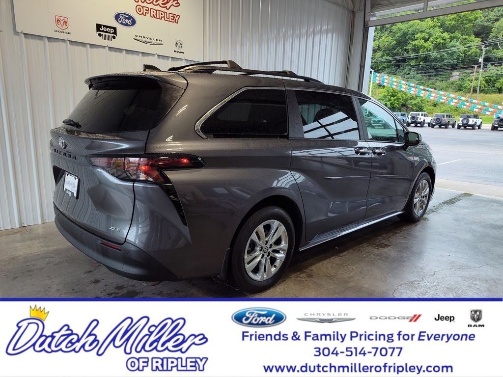 2025 Toyota Sienna XLE