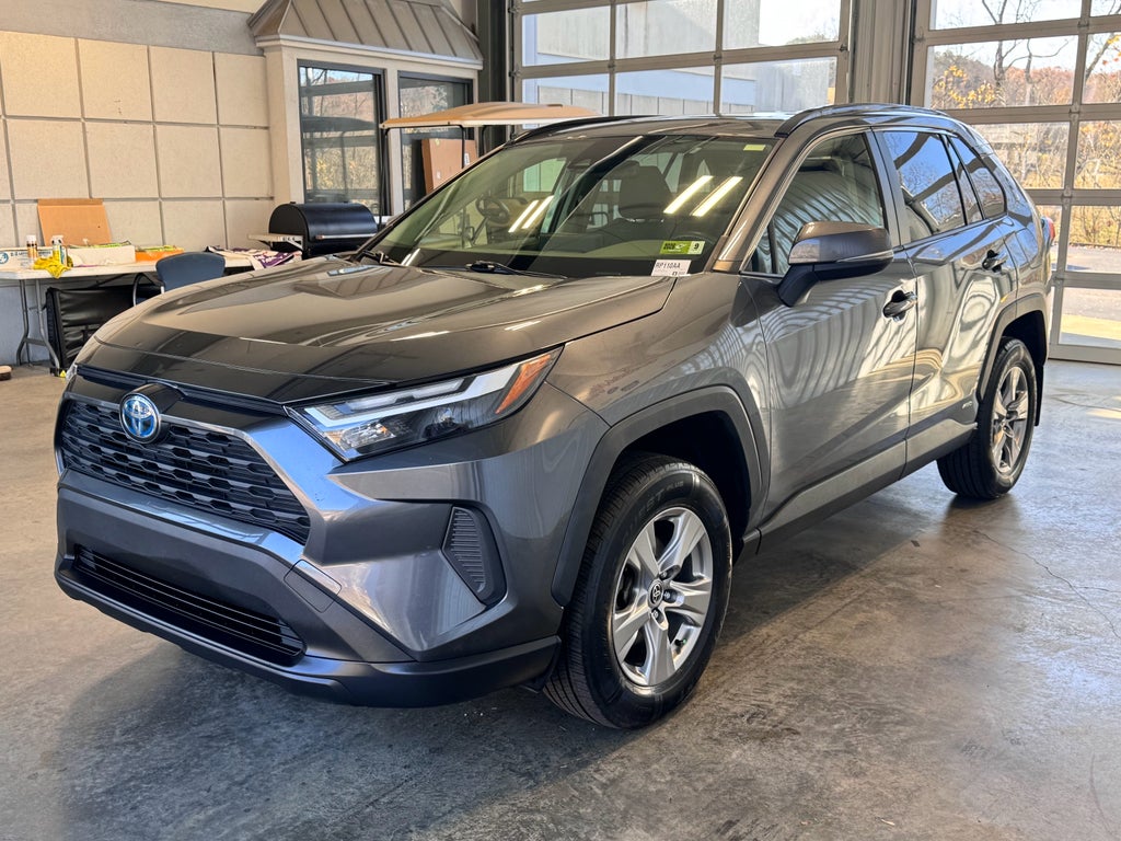 2022 Toyota RAV4 Hybrid XLE