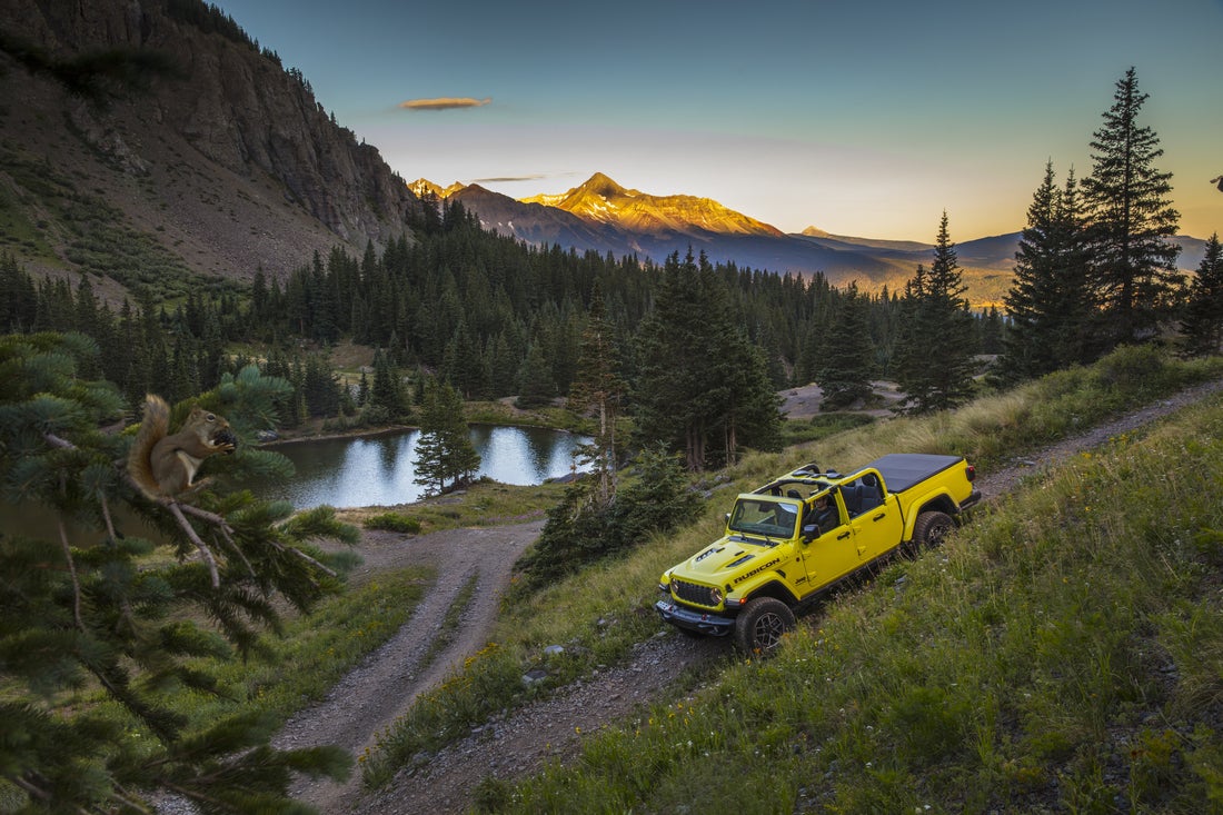 2024 Jeep Gladiator Yellow